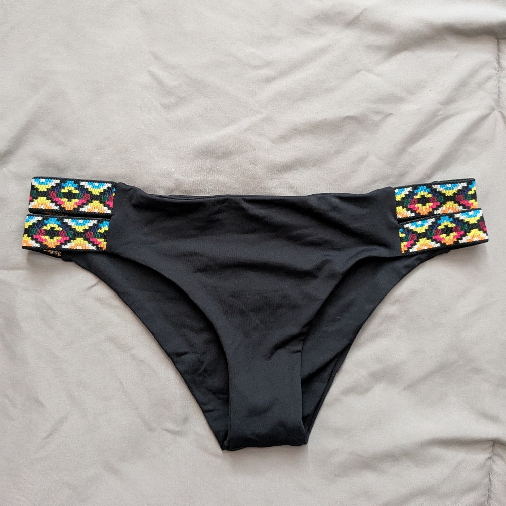 L Space bikini bottoms black cheeky
